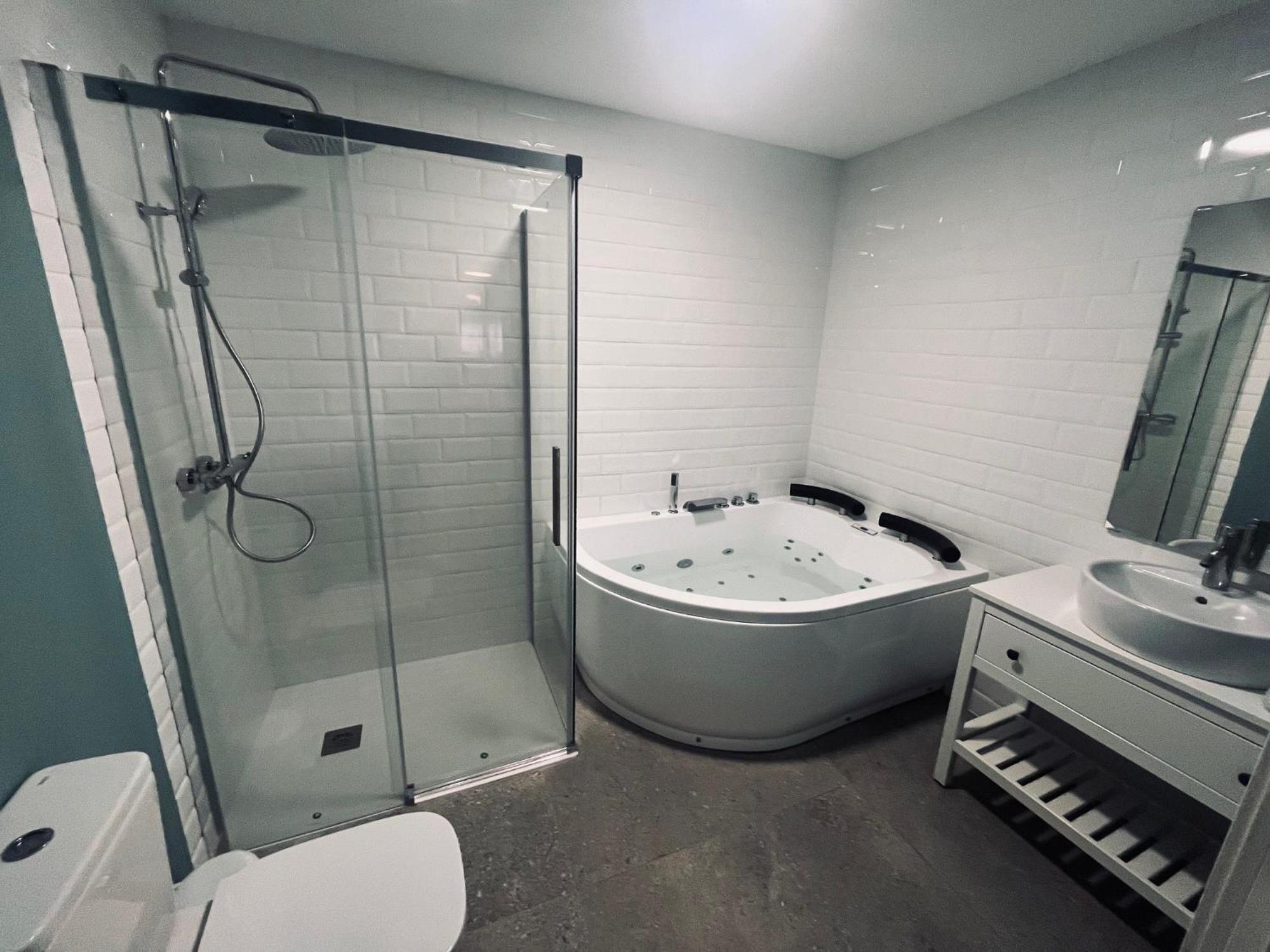 Jacuzzi & Relax Juzgados Appartement *